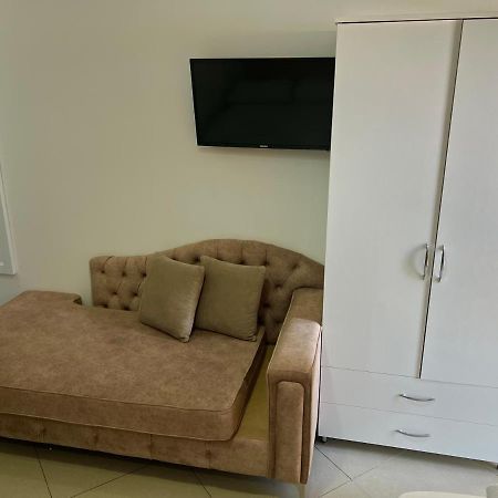 Seaside Rooms & Apartments Sarande Exterior photo